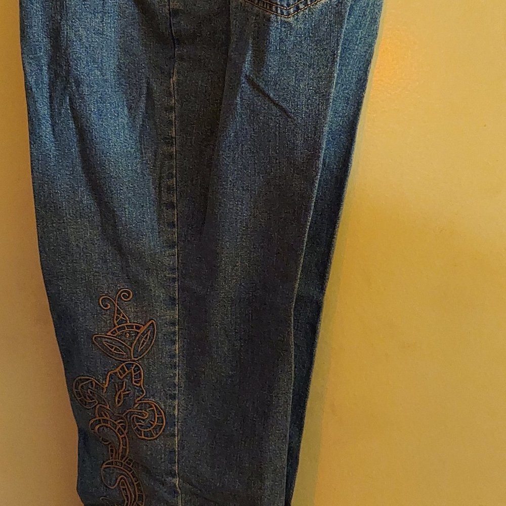 French Cuff capri blue jeans, size 10, 23 inch inseam, embroidery on both legs
